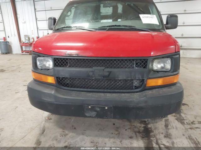 Chevrolet Express Image 13