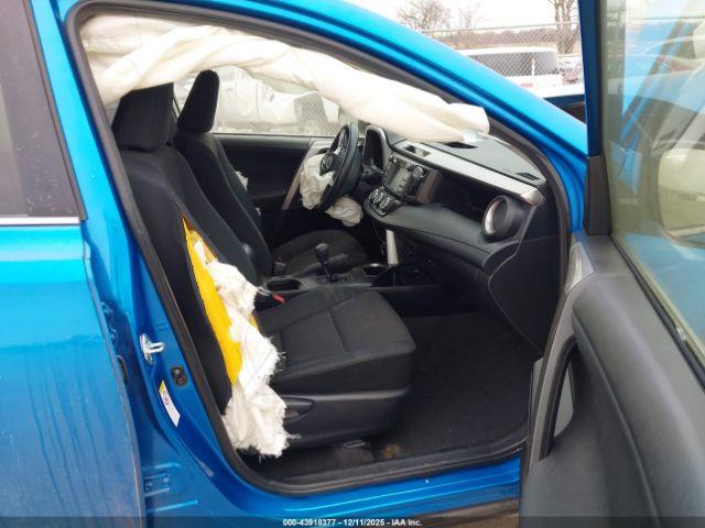 Toyota RAV4 Le Image 11