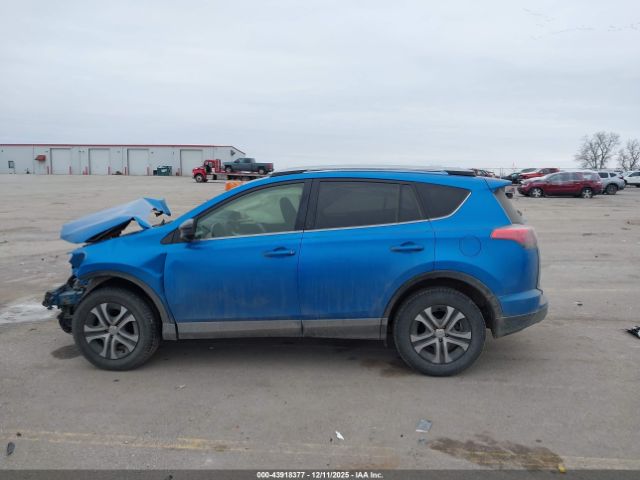 Toyota RAV4 Le Image 4