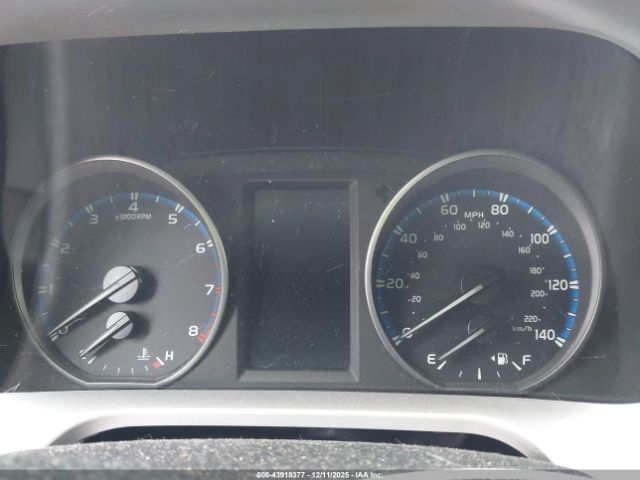 Toyota RAV4 Le Image 2