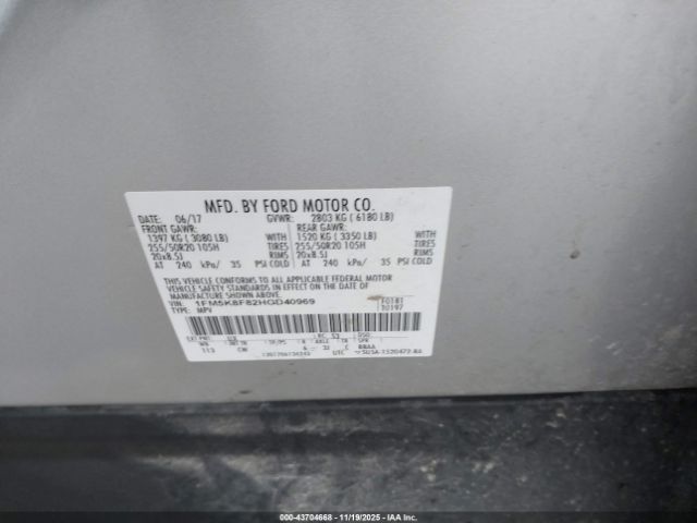 Ford Explorer Limited Image 16