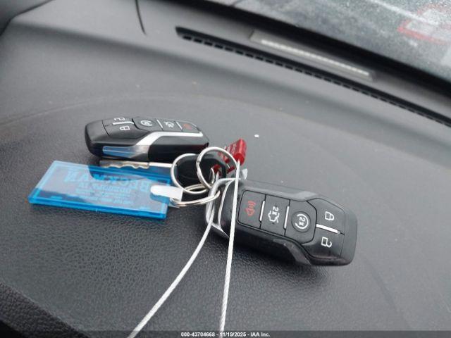 Ford Explorer Limited Image 8