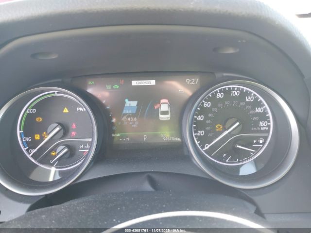 Toyota Camry Xse Hybrid Image 7