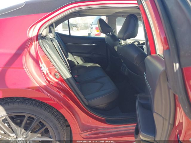 Toyota Camry Xse Hybrid Image 15