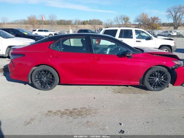 Toyota Camry Xse Hybrid Image 11