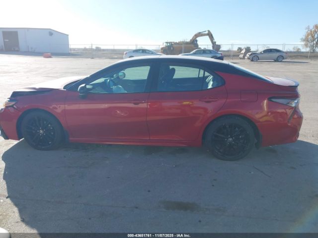 Toyota Camry Xse Hybrid Image 10