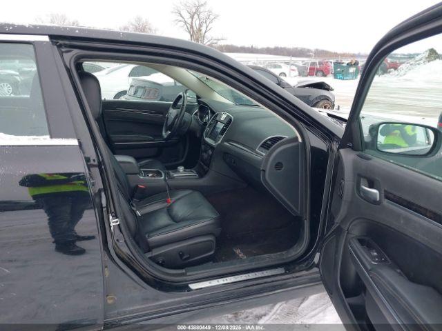 Chrysler 300c Awd Image 6