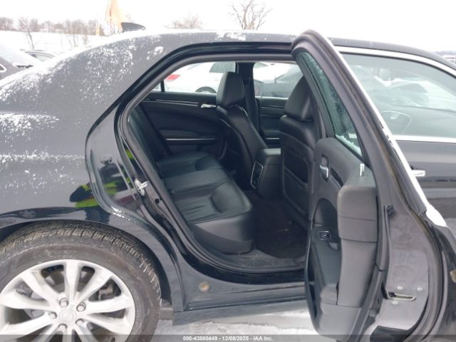 Chrysler 300c Awd Image 7