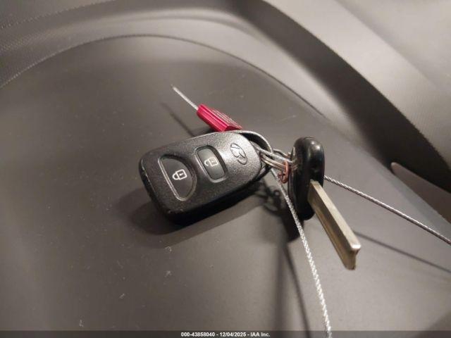 Hyundai ACCENT Se Image 4