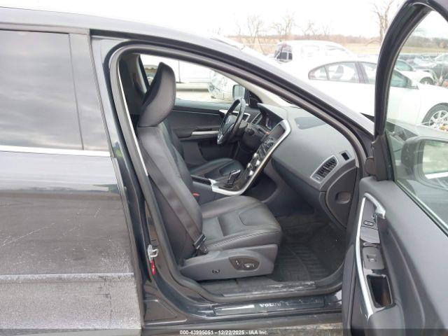 Volvo XC60 T6 Platinum Image 14