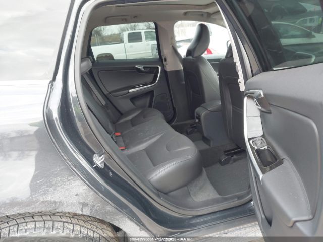 Volvo XC60 T6 Platinum Image 12
