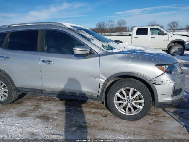 Nissan Rogue Sv Image 17