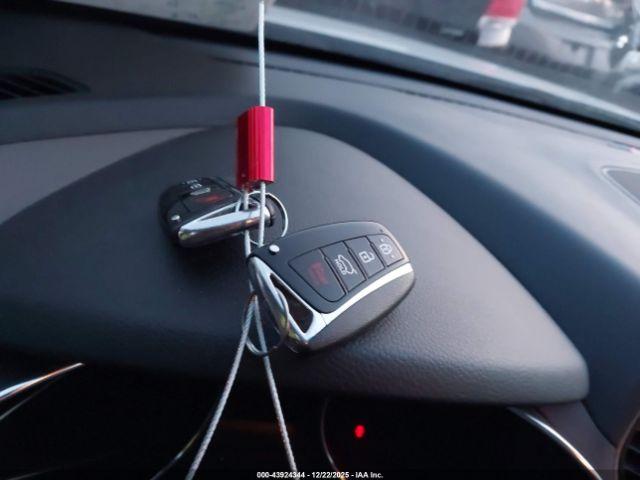 Hyundai SANTA FE Limited Image 3