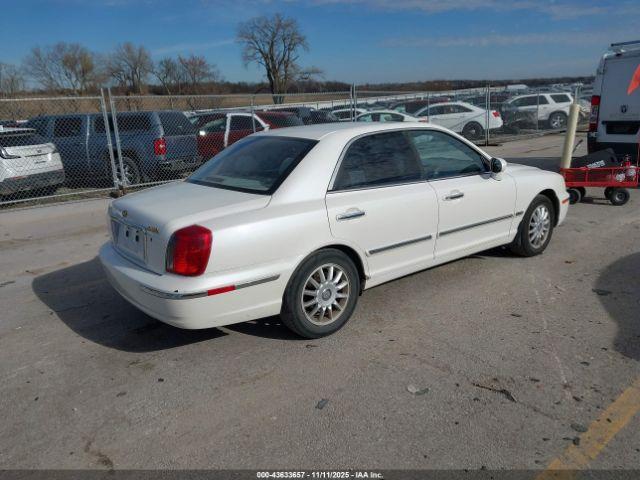 Hyundai XG350 L Image 9