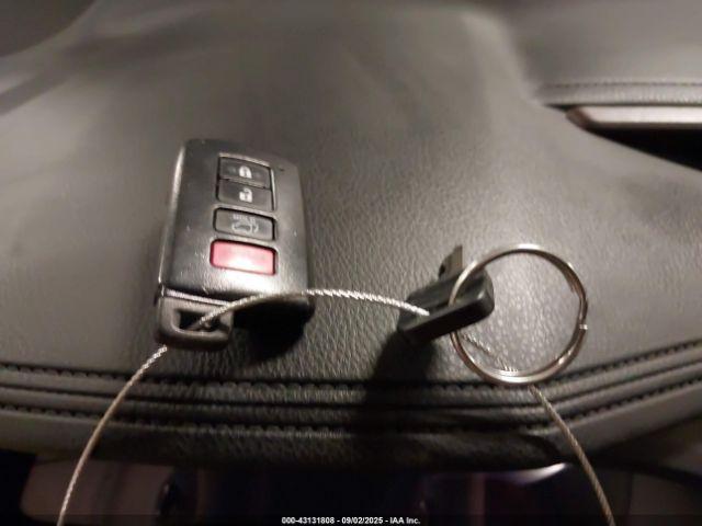 Toyota Highlander Limited Platinum Image 19