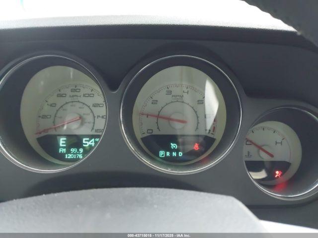 Dodge Challenger Image 9