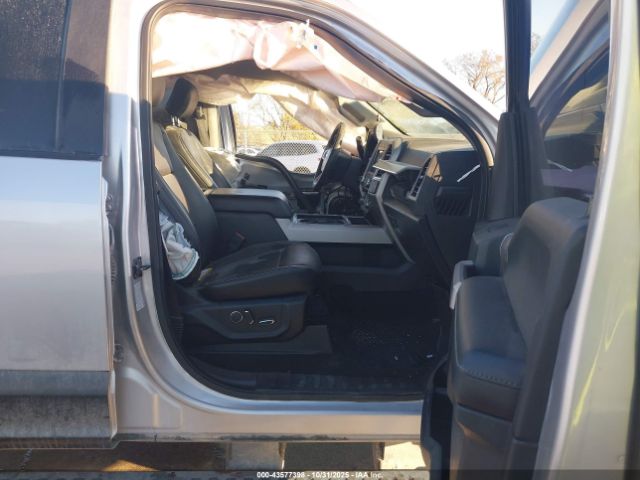 Ford F-350 Lariat Image 6