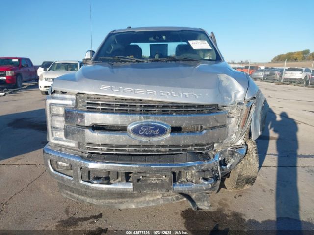 Ford F-350 Lariat Image 8