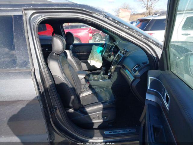 Ford Explorer Platinum Image 4