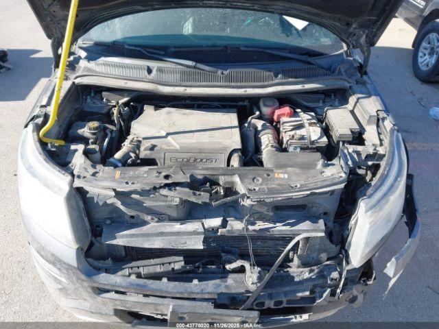 Ford Explorer Platinum Image 12