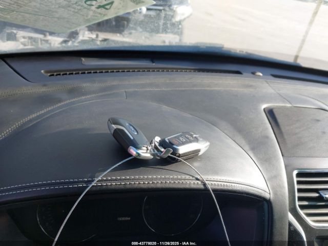 Ford Explorer Platinum Image 16