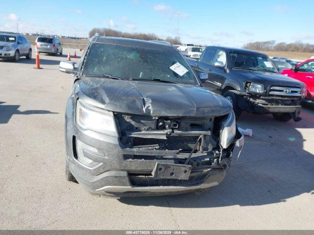 Ford Explorer Platinum Image 15