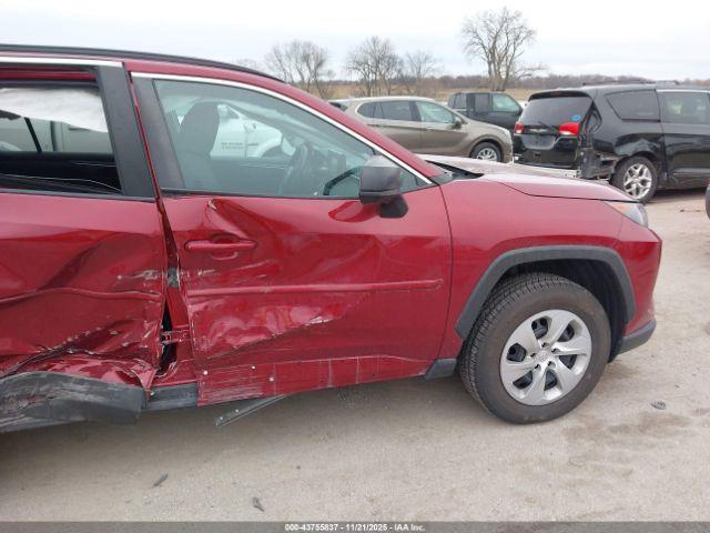 Toyota RAV4 Le Image 5