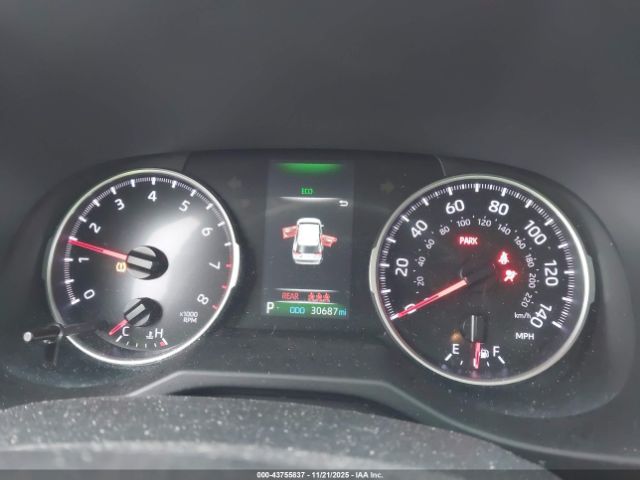 Toyota RAV4 Le Image 10