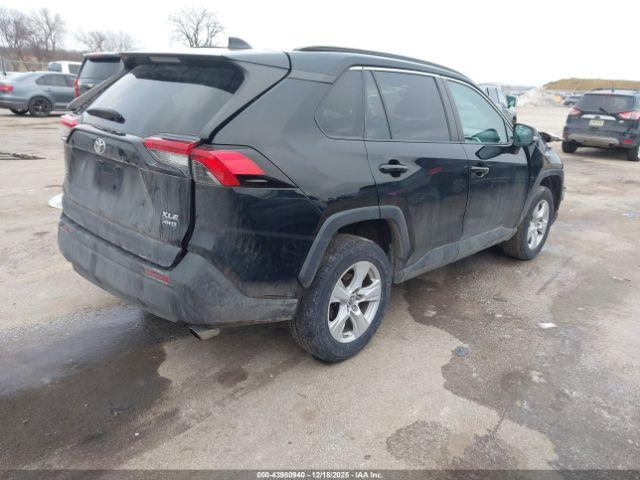 Toyota RAV4 Xle Image 10