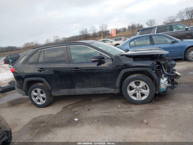 Toyota RAV4 Xle Image 9