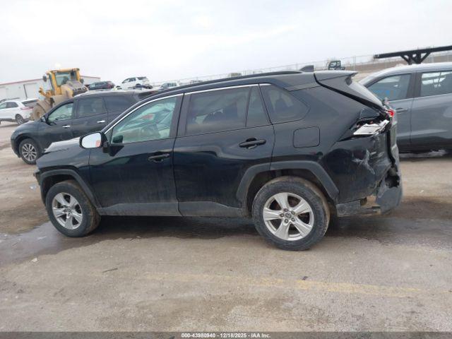 Toyota RAV4 Xle Image 14