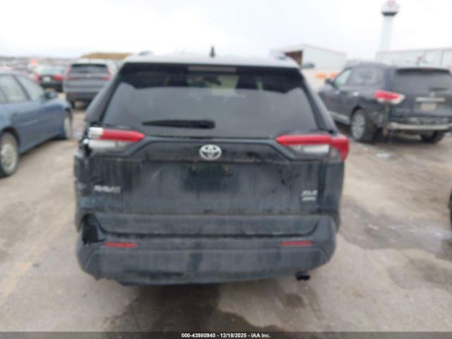 Toyota RAV4 Xle Image 13