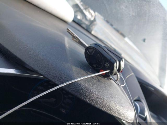 Ford C-MAX Hybrid Se Image 12