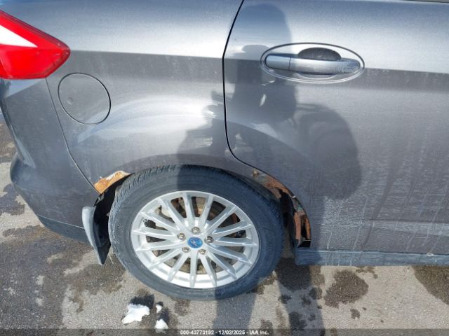 Ford C-MAX Hybrid Se Image 15