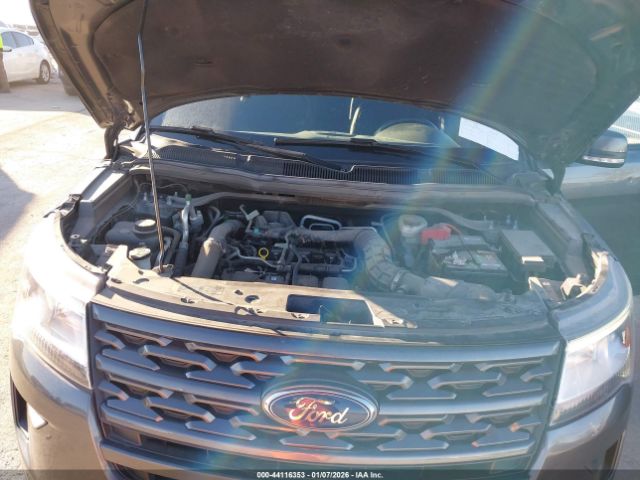 Ford Explorer Xlt Image 14