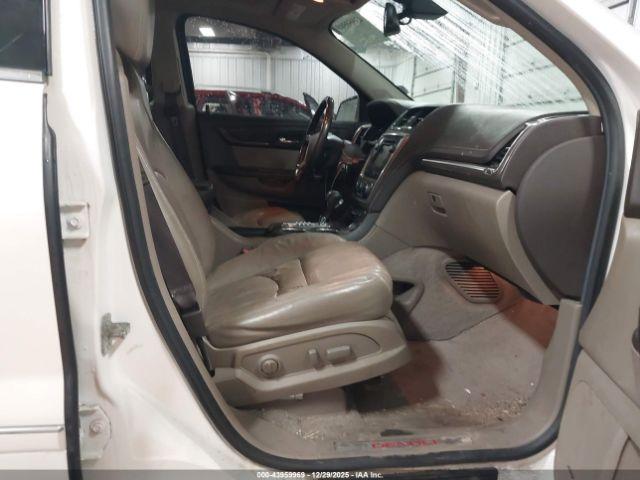 GMC Acadia Denali Image 13