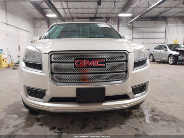 GMC Acadia Denali Image 7