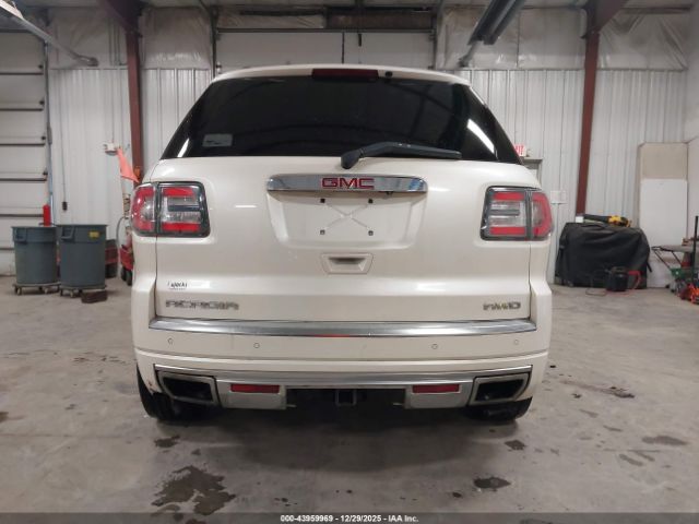 GMC Acadia Denali Image 15