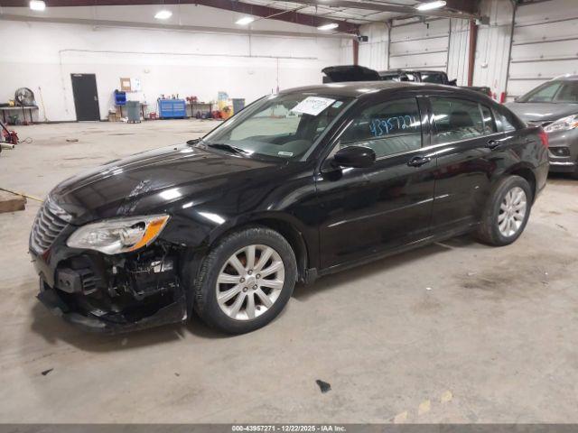 Chrysler 200 Touring Image 7