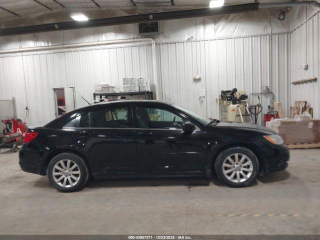 Chrysler 200 Touring Image 17