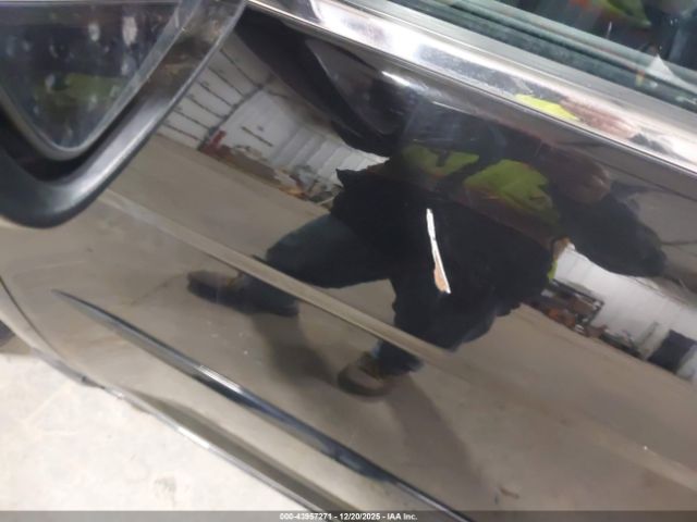 Chrysler 200 Touring Image 4