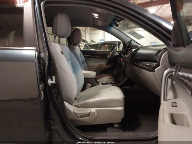 Kia Sorento Lx Image 11