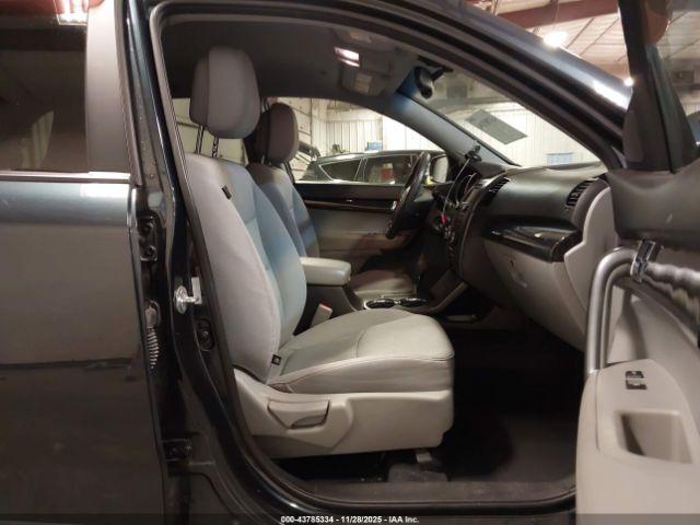 Kia Sorento Lx Image 11