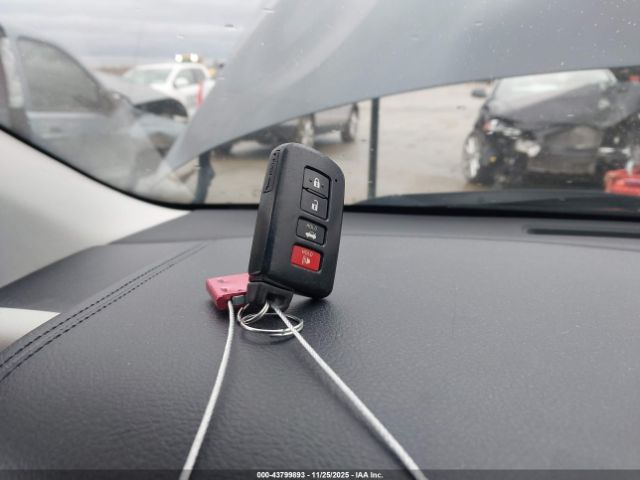 Toyota Avalon Limited Image 10