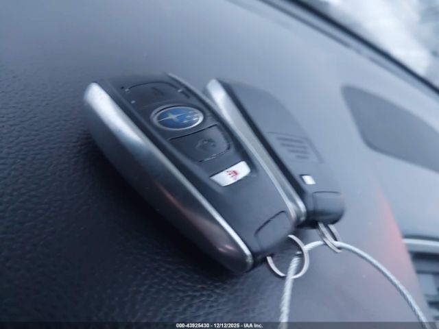 Subaru Legacy 2.5i Limited Image 10