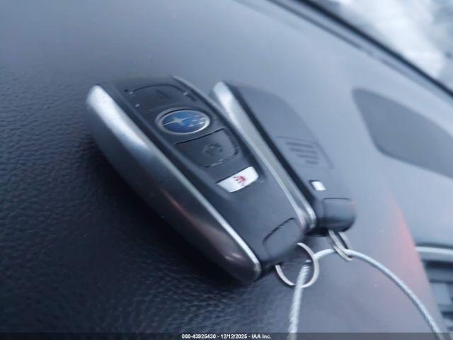 Subaru Legacy 2.5i Limited Image 10