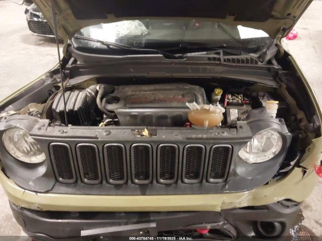 Jeep Renegade Trailhawk Image 9