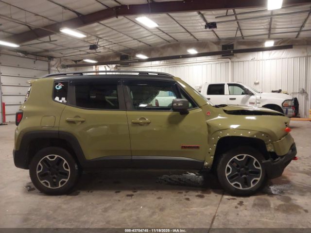 Jeep Renegade Trailhawk Image 7