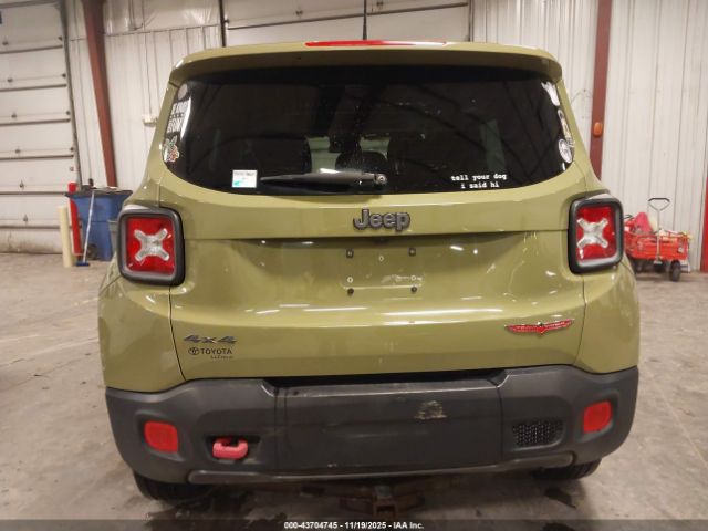 Jeep Renegade Trailhawk Image 2