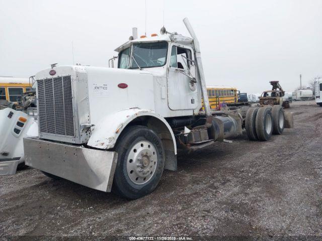 Peterbilt 359 Image 5